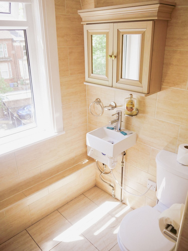 Triple Suite Ensuite - Photo 8