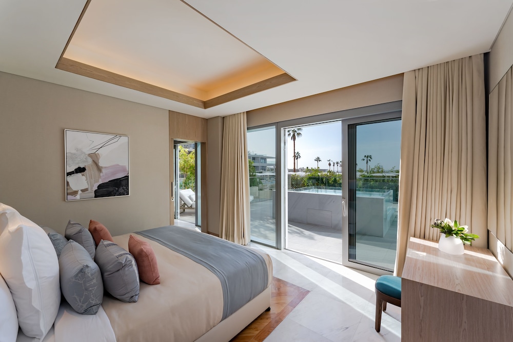 2 BED | Poolside Suite w/Pool photo 2