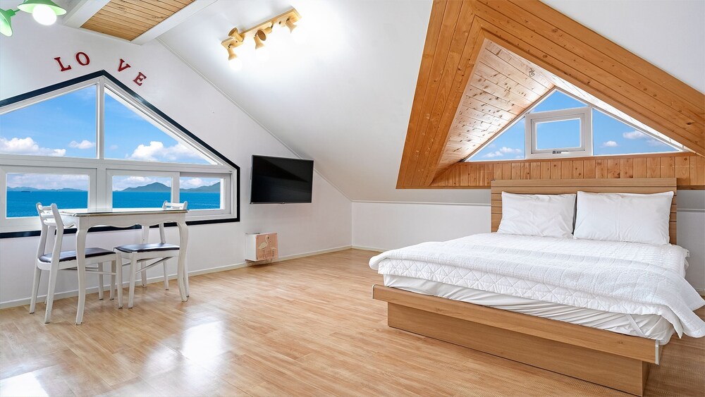 Basic Room, 1 Bedroom (Fiance2 (Ocean view))