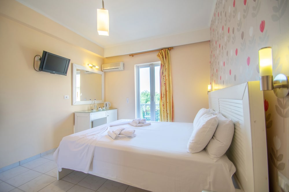 Standard Triple Room, Balcony