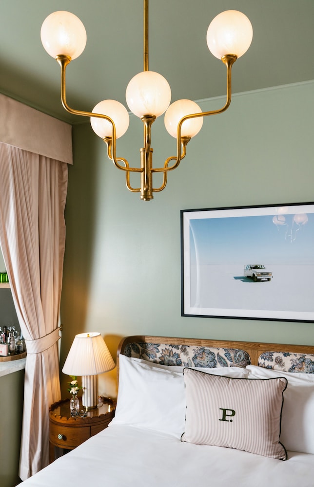 Deluxe Room, 1 Queen Bed with Sofa bed (The Deluxe Queen with Sofa Bed) - Photo 4