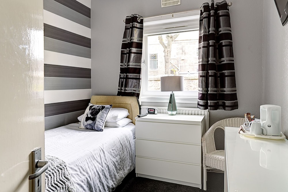 Single Room, Ensuite photo 1
