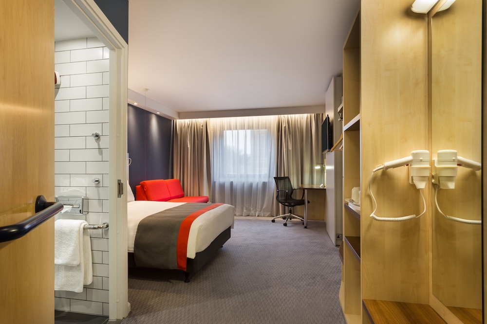 Holiday Inn Express London - Watford Junction, an IHG Hotel, Photo 3
