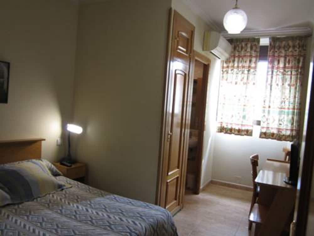 Double Room, 1 Double Bed, Private Bathroom photo 2