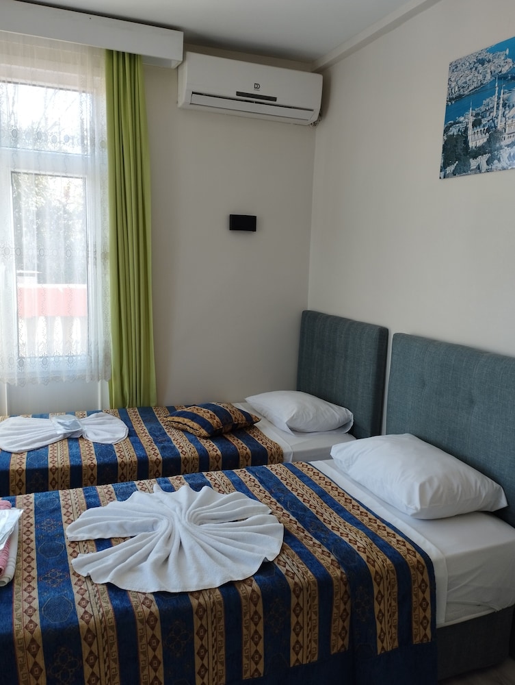 Standard Twin Room photo 3