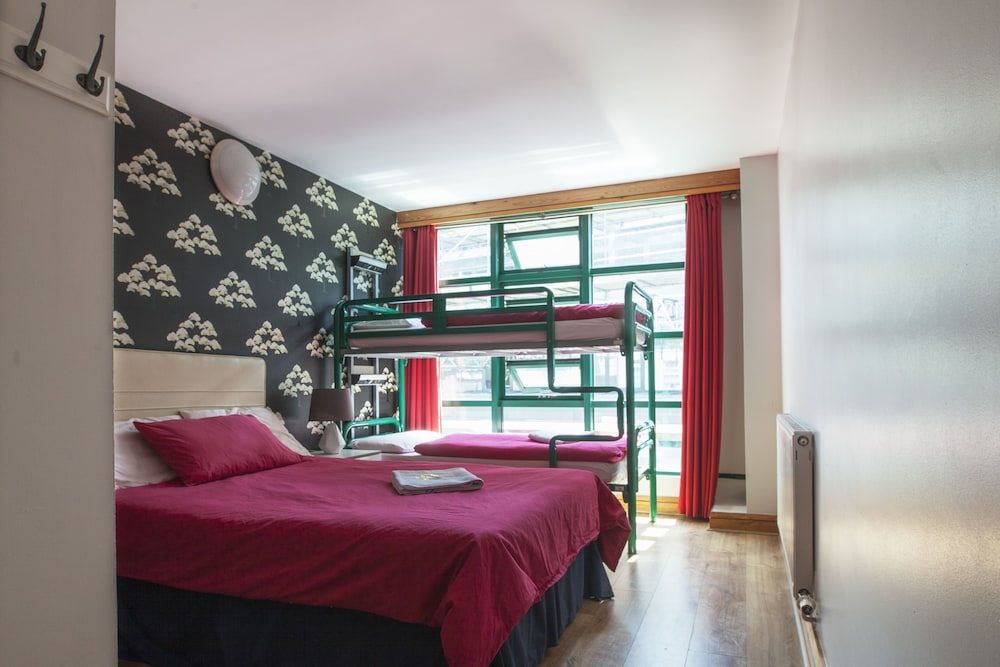 Shared Dormitory, Mixed Dorm (1 bed in a 3 bed Mixed dorm Ensuite) photo 2