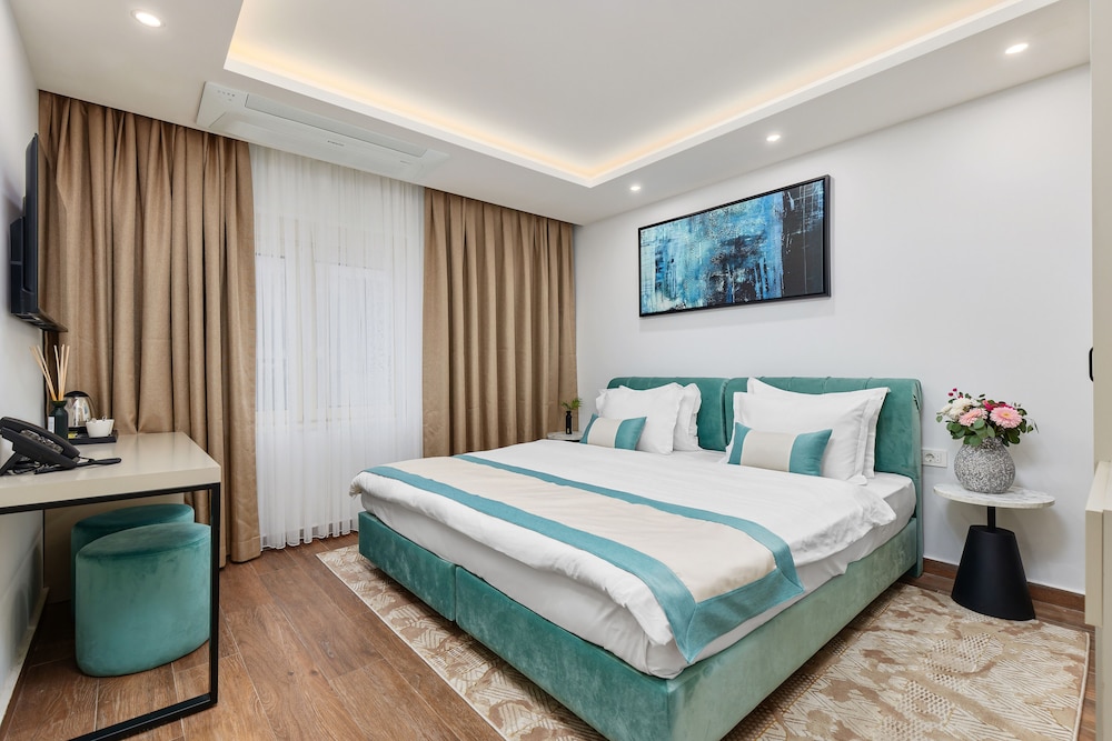 Standard Double or Twin Room photo 1