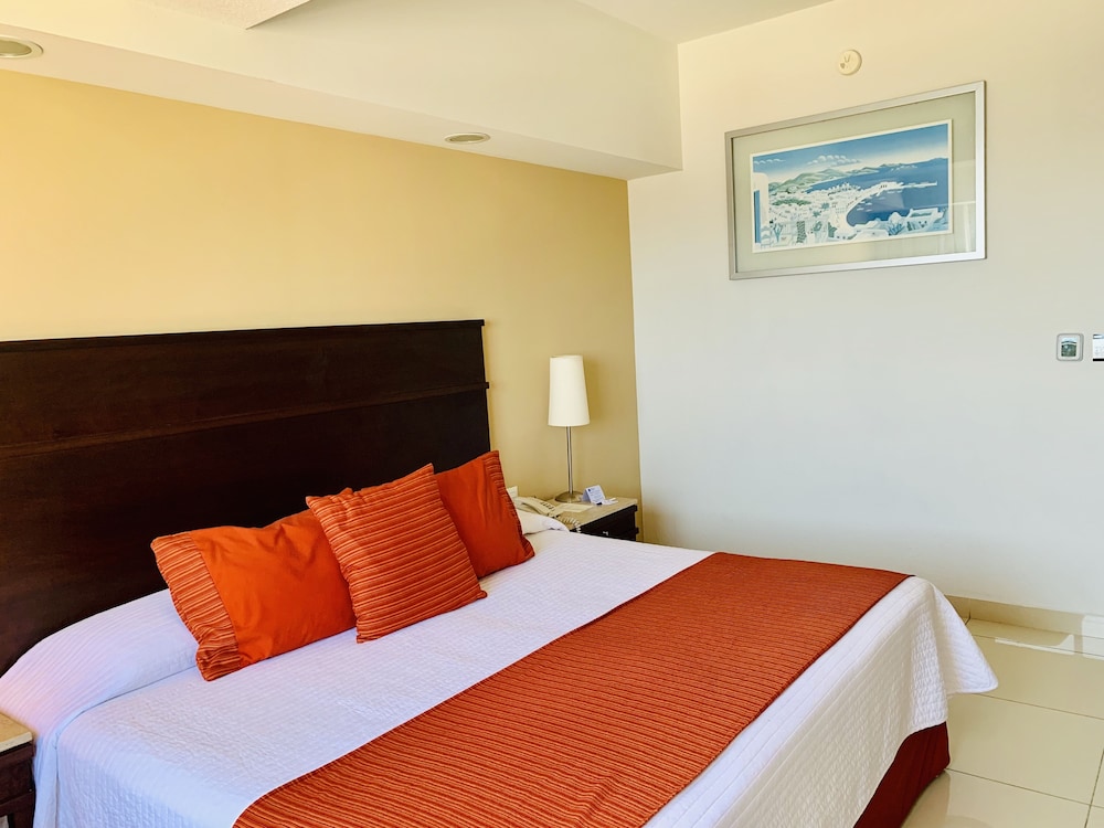 Standard Room, 1 King Bed - Photo 8