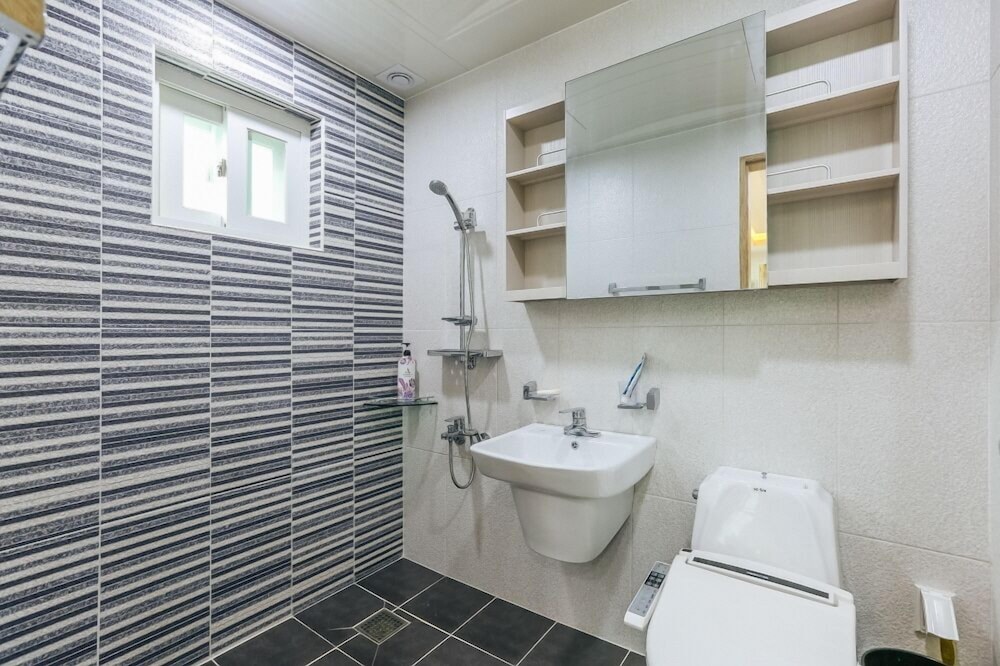Room (Haetbit) - Photo 10