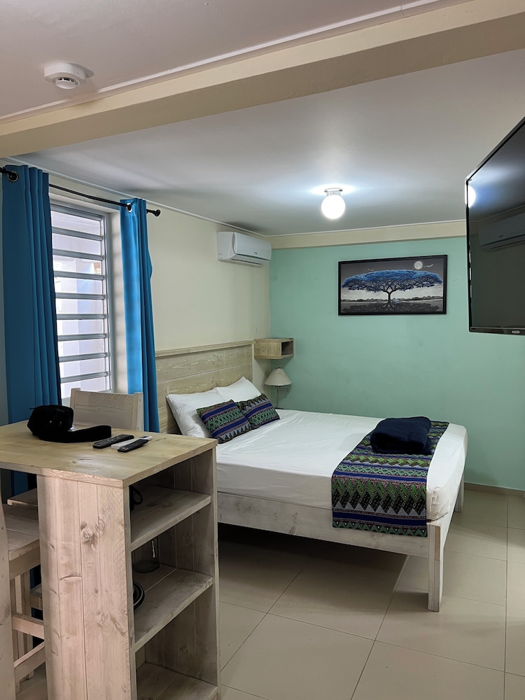 Double Room, 1 Queen Bed, Kitchenette
