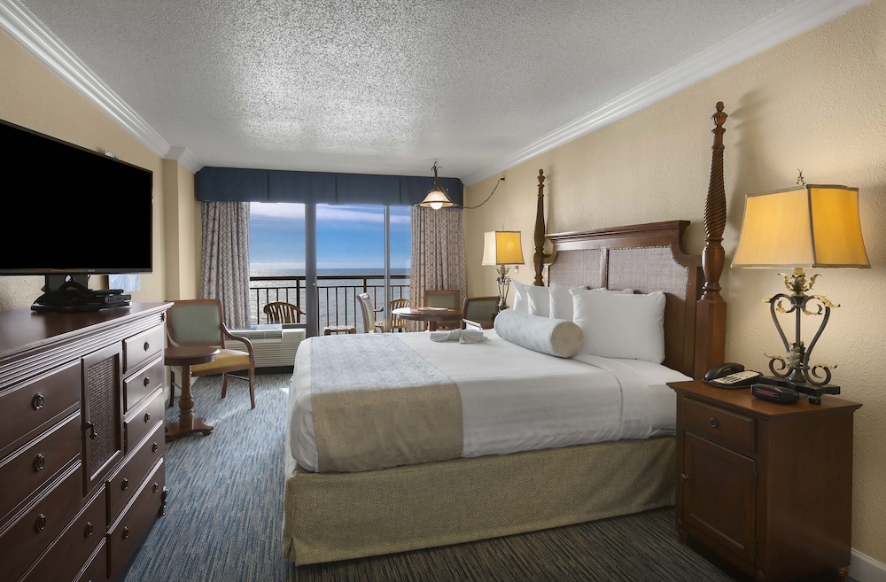 Tower Oceanfront Efficiency, 1 King Bed with Balcony photo 1