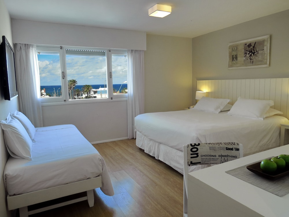 Deluxe Triple Room photo 1