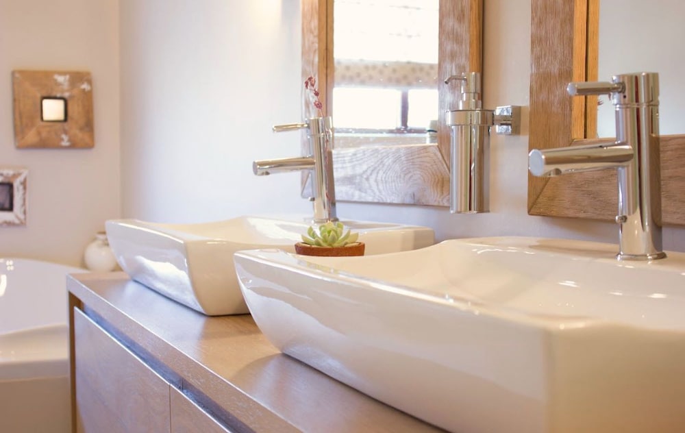 Luxury Suite, 1 Bedroom (Mountain View Room)
