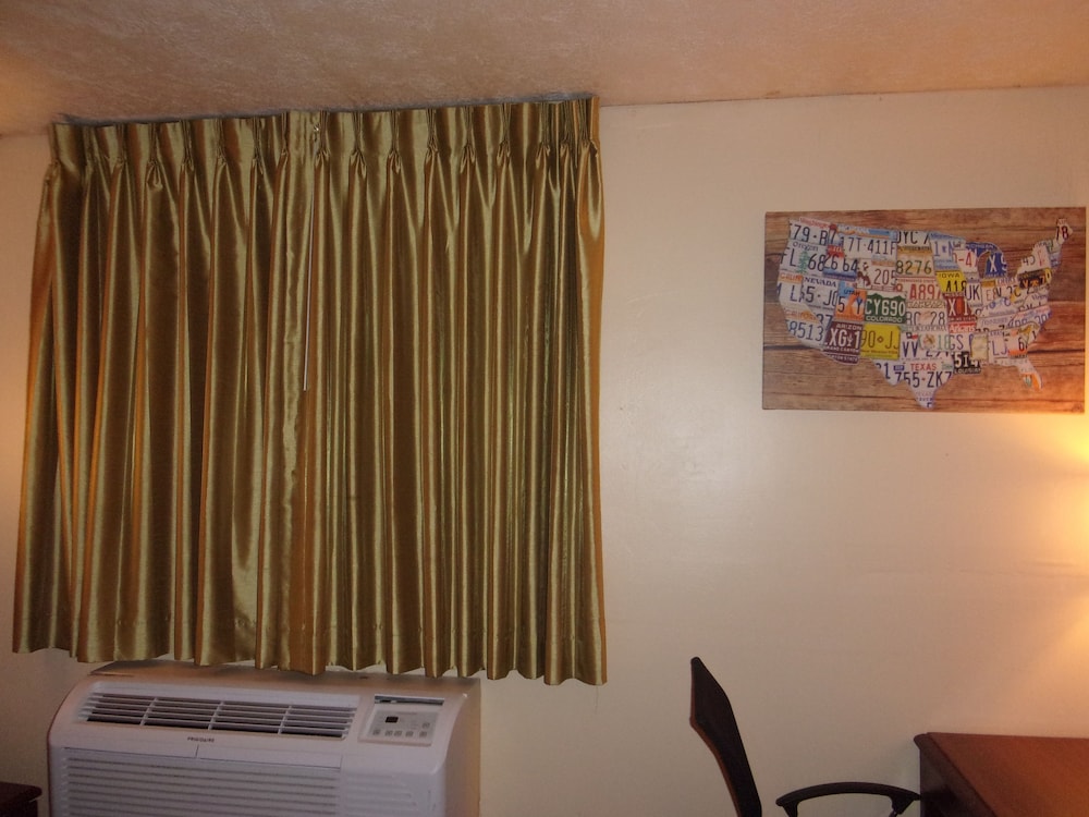 Standard Room, 1 King Bed - Photo 5