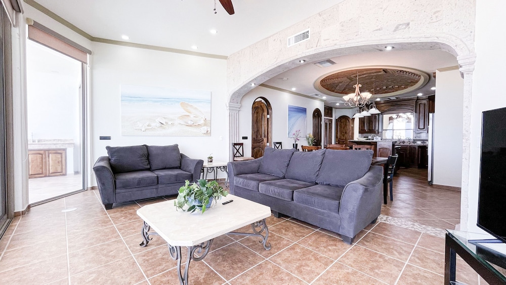 Comfort Room, 2 Bedrooms, Ocean View
