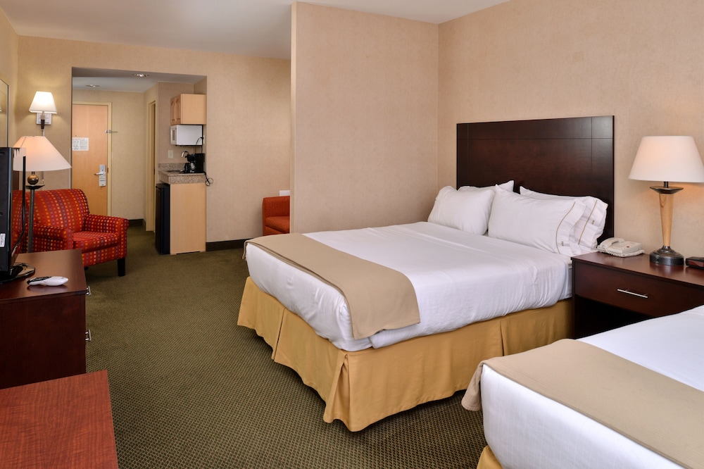 Suite, 2 Queen Beds, Accessible, Bay View (Communications) photo 2