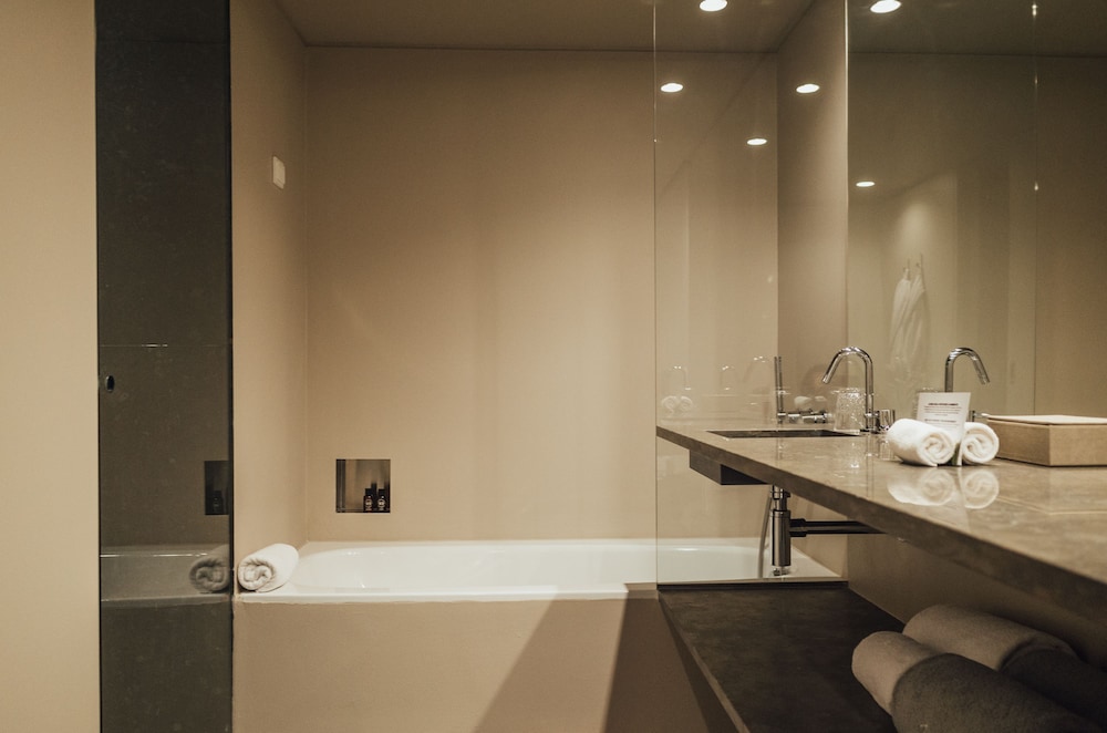Deluxe Room, Mountain View - Photo 10