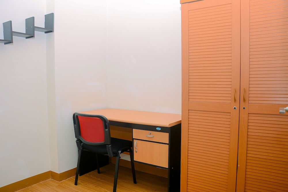 Room - Photo 11