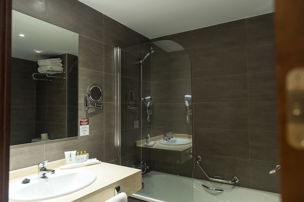 Double Room (Interior) - Photo 6