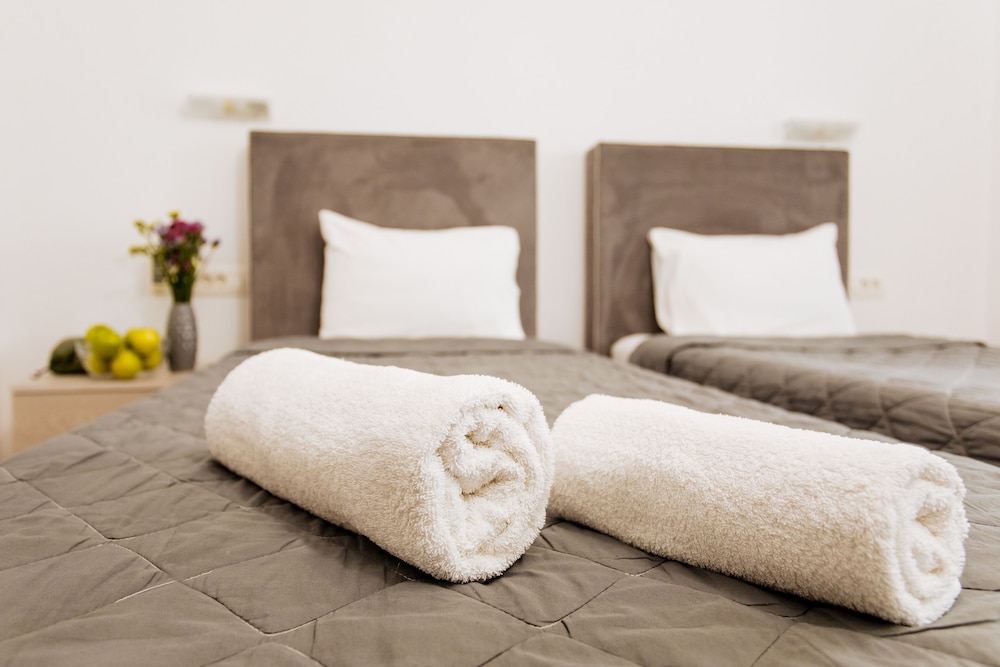 Double or Twin Room - Photo 18