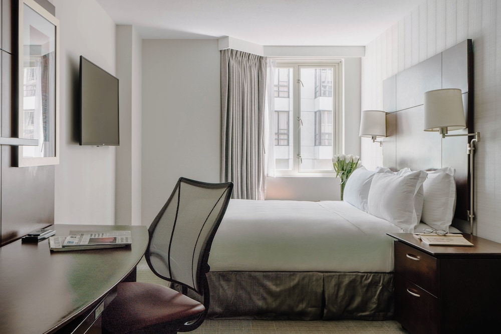 Club Room, 1 Queen Bed - Photo 1