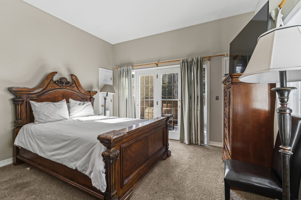 Suite, 1 Queen Bed (Suite 2)