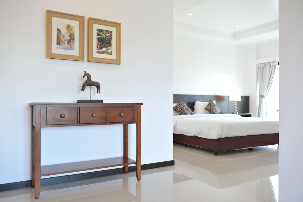 Suite, 1 Bedroom photo 2