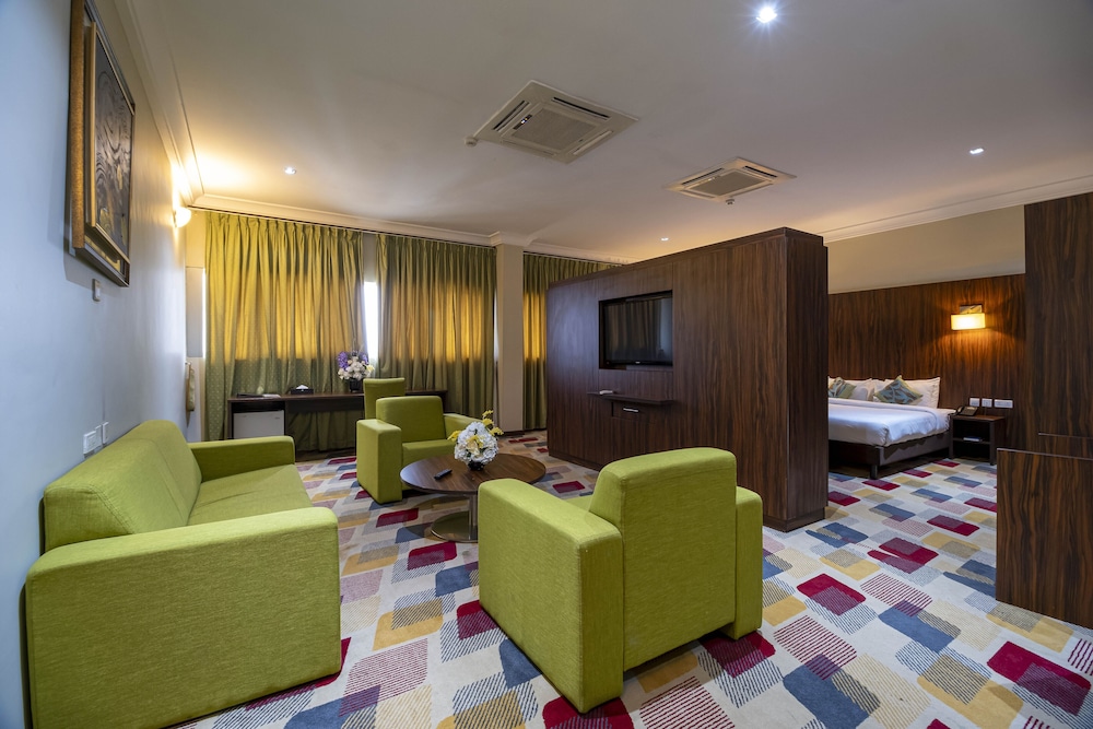 Royal Room photo 2