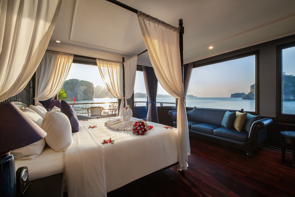Honeymoon Suite with Private Terrace photo 1