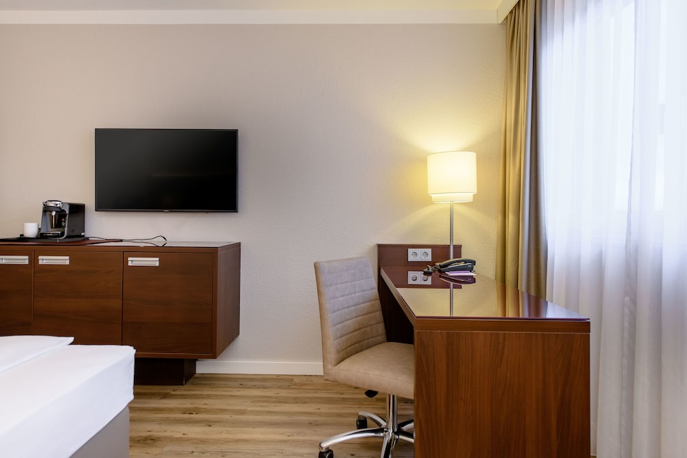 Standard Room, 1 Double Bed with Sofa bed - Photo 8