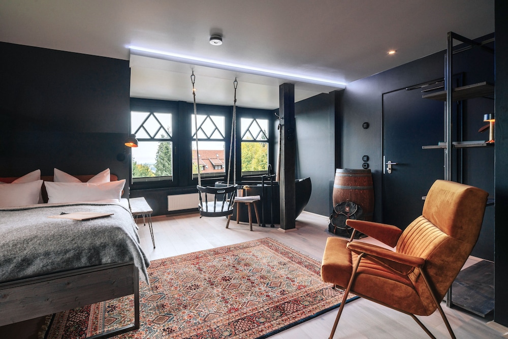 Design Double Room, Bathtub, Valley View photo 1