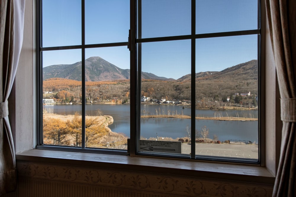 Twin Room, Lake View, Smoking photo 2
