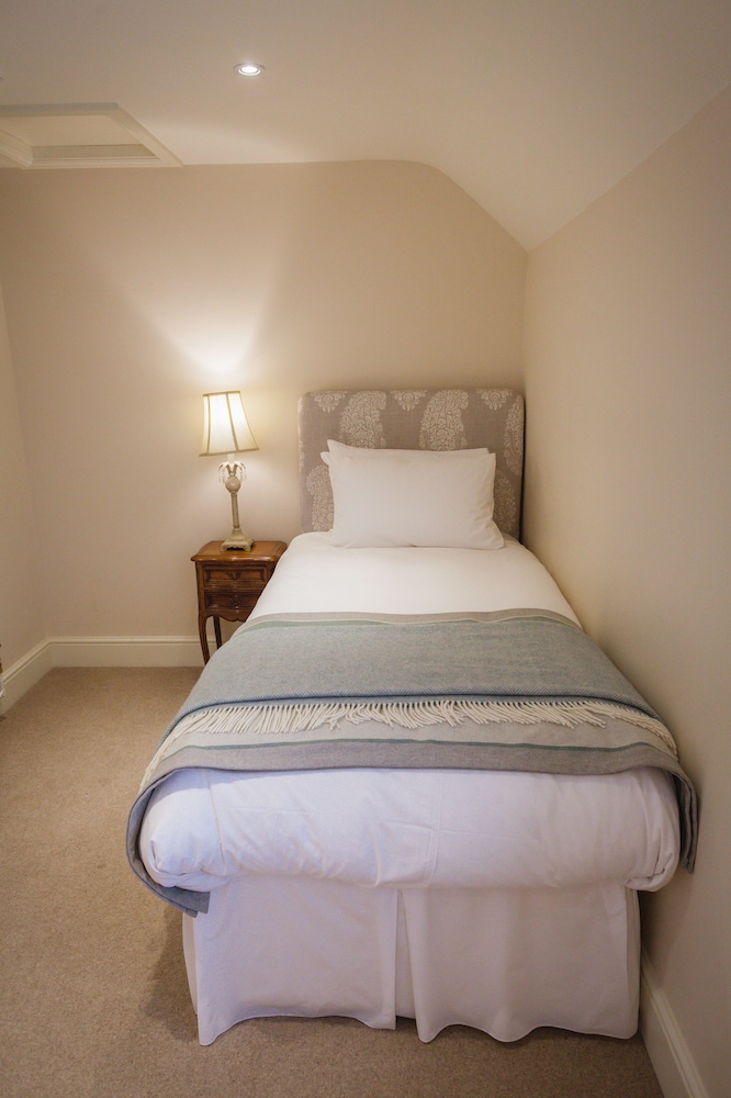Classic Twin Room, 2 Twin Beds photo 3