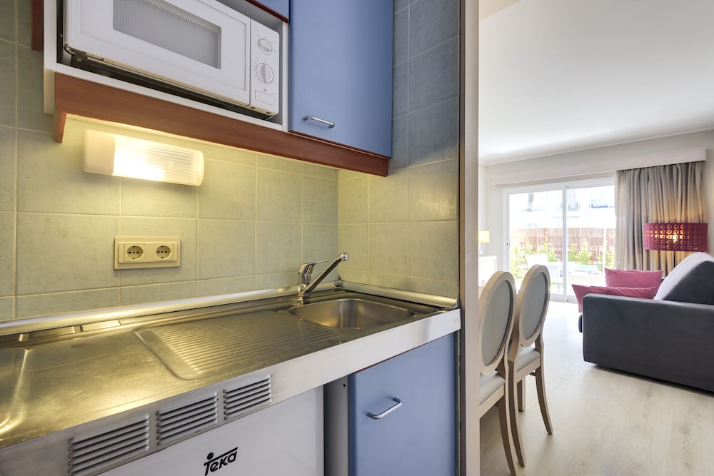 One Bedroom Apartment - Photo 3