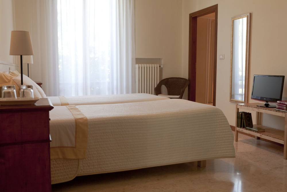 Double or Twin Room, City View photo 2