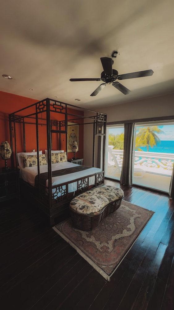 Junior Suite, 1 Queen Bed - Photo 2