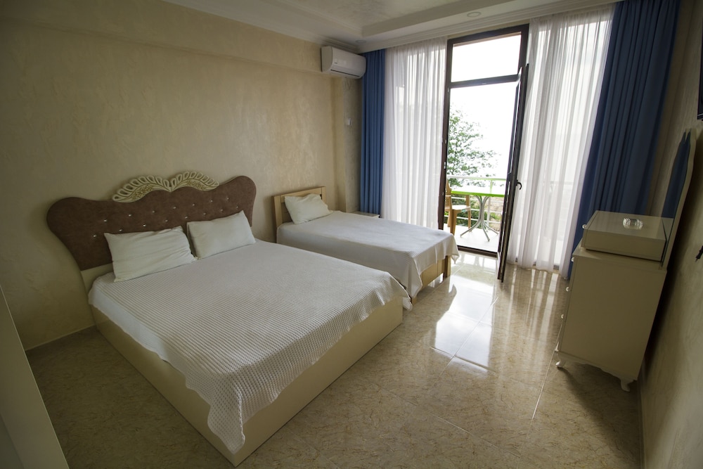 Basic Triple Room