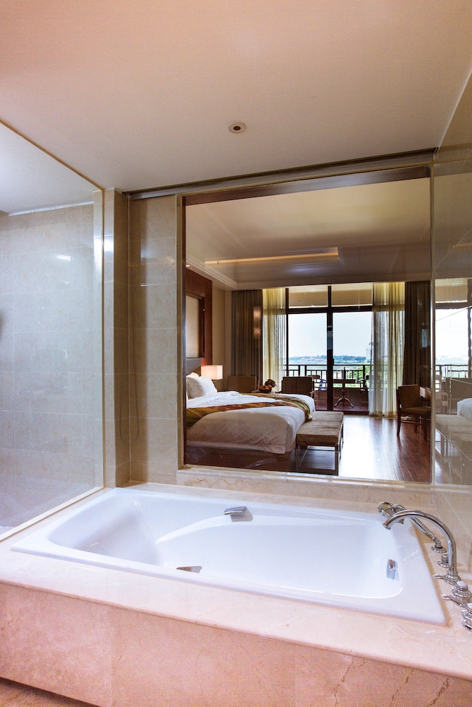 Deluxe Double Room, 1 Bedroom, Balcony, River View photo 2