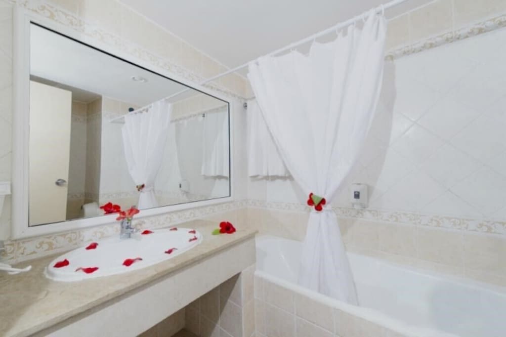 Double Room - Photo 5