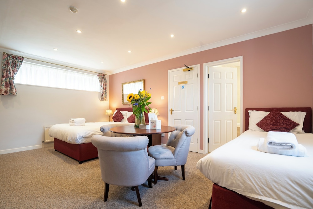 Standard Triple Room, Kitchenette