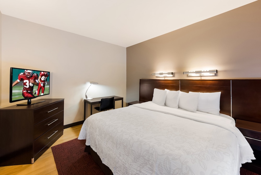Suite, 1 King Bed with Sofa bed (Smoke Free) - Photo 1
