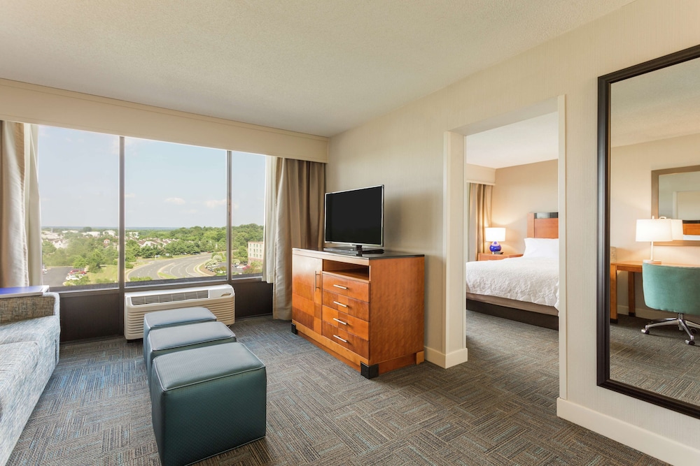 Suite, 1 Queen Bed, Non Smoking