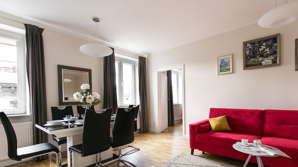 Business Suite, 2 Bedrooms, City View photo 2