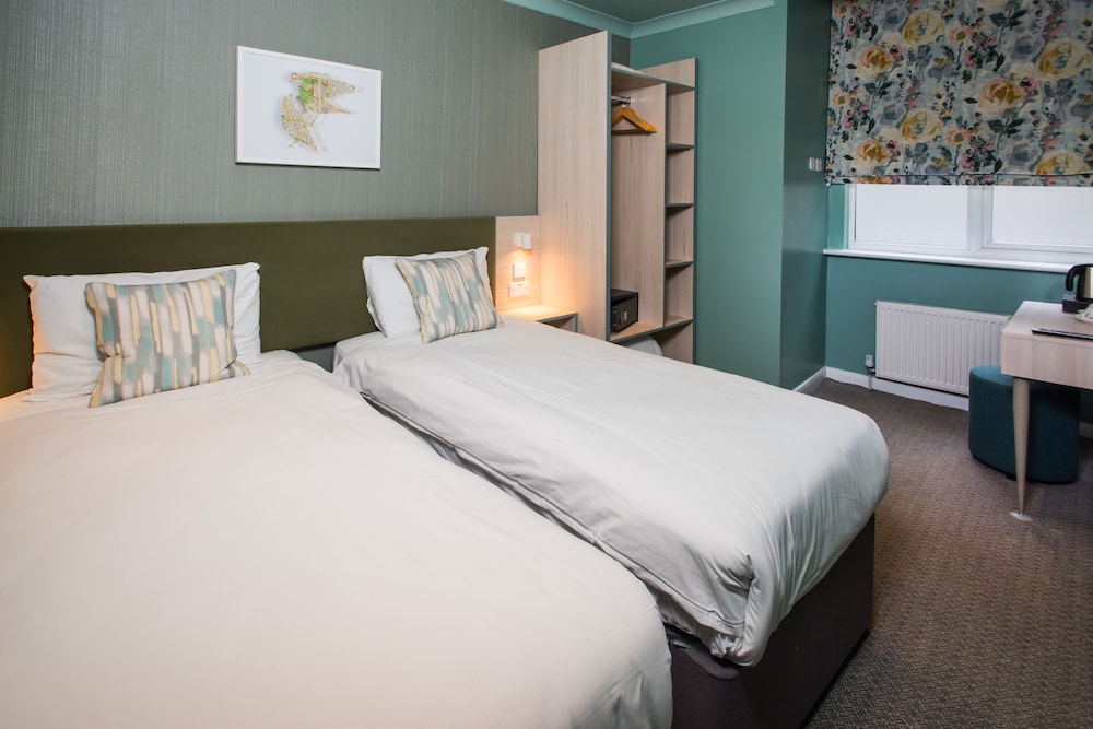 Deluxe Twin Room, Ensuite photo 3