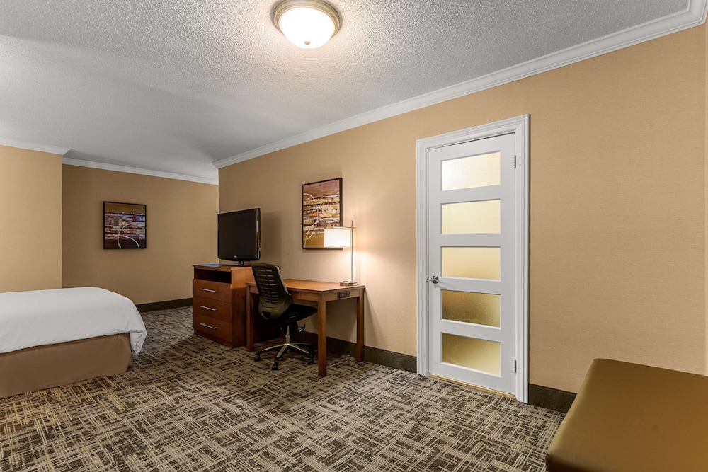 Deluxe Room, 1 Queen Bed, Non Smoking - Photo 4