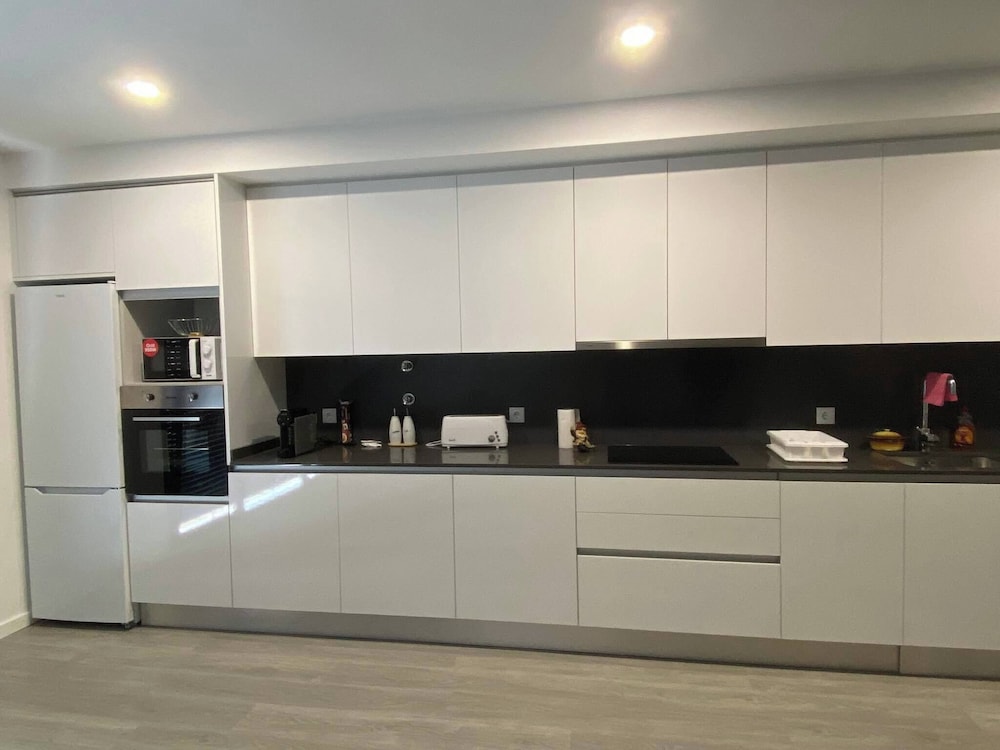 Flat Spacious and Tidy - Close Stadium + Wifi+ac, Foto 7