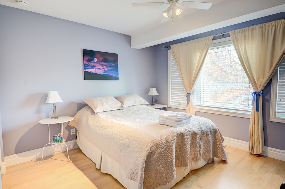 Room, 1 Queen Bed, Private Bathroom photo 1