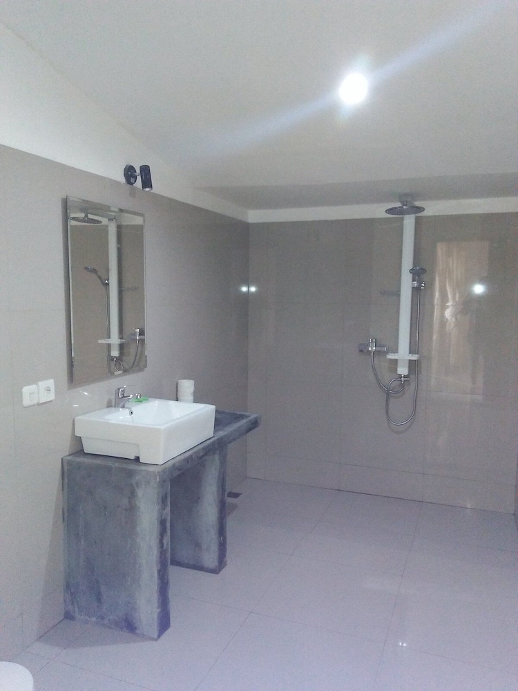 Deluxe Room - Photo 5