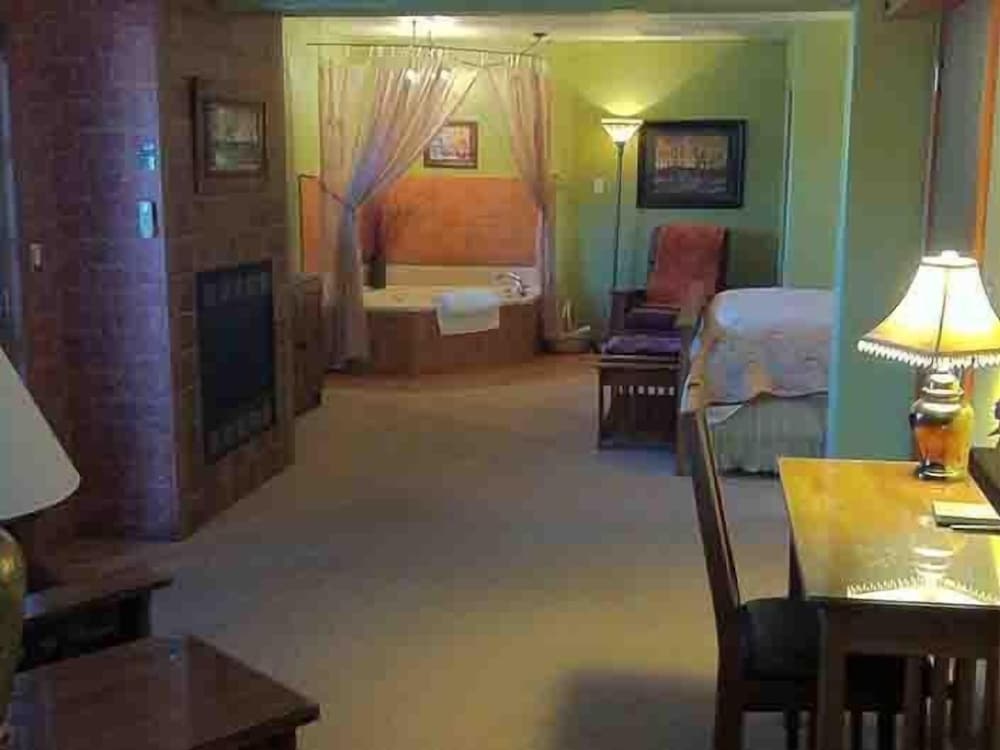Premium Suite, Accessible, Ensuite (Meadow Breeze King Suite) photo 2
