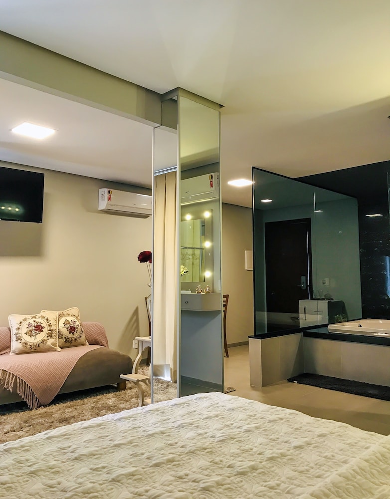 Honeymoon Studio Suite photo 2